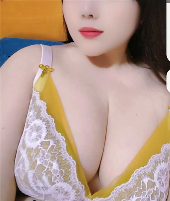 白皙大胸妹爽记