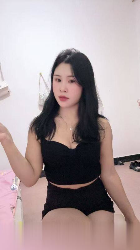 风骚D奶蜜茶小少妇