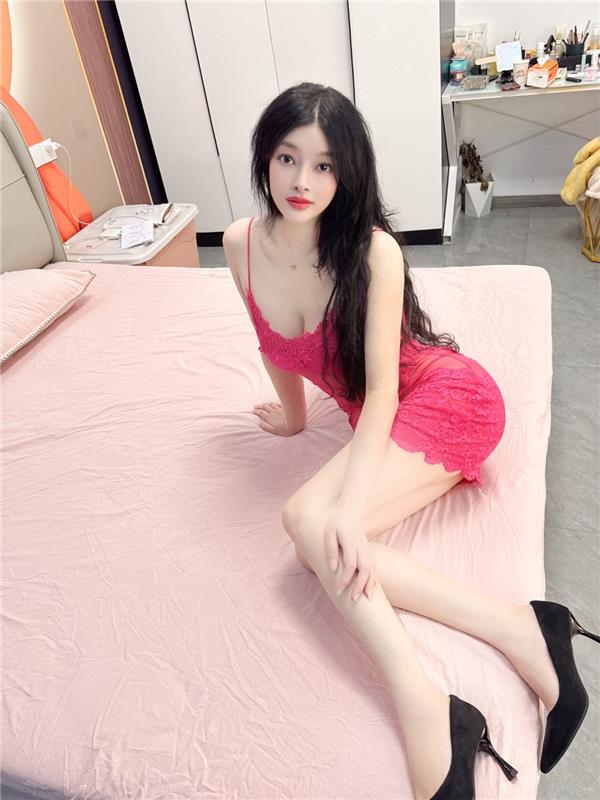 模特少妇很妩媚