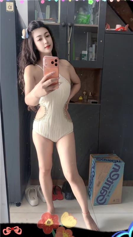 高挑性感情趣骚妹
