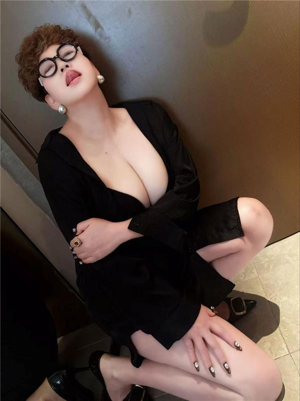 虹口巨乳翘臀喷水少妇