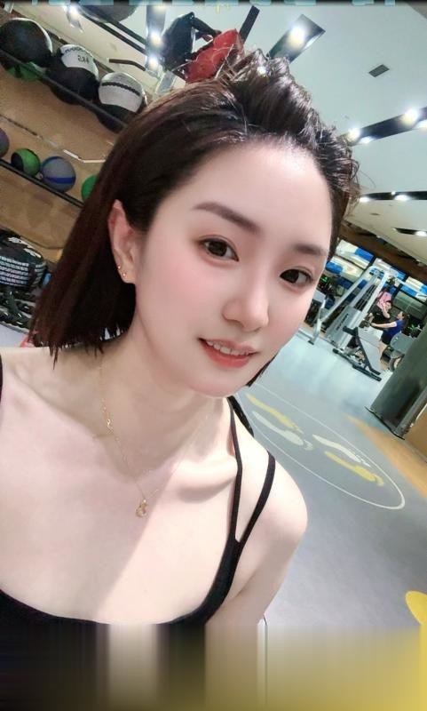 女友般大胸美女