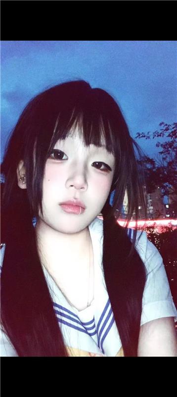 弥勒19岁精神小妹