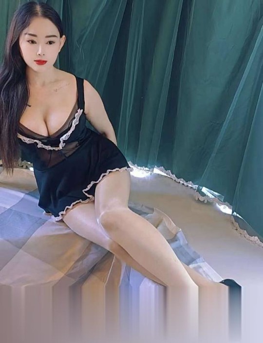 丰满美臀大奶少妇