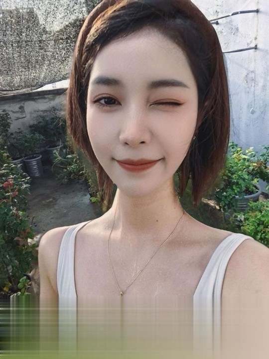 短发健身御姐